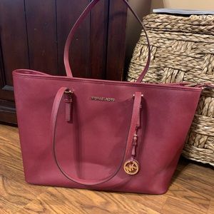 Michael Kors Extra Large Jet Set Tote